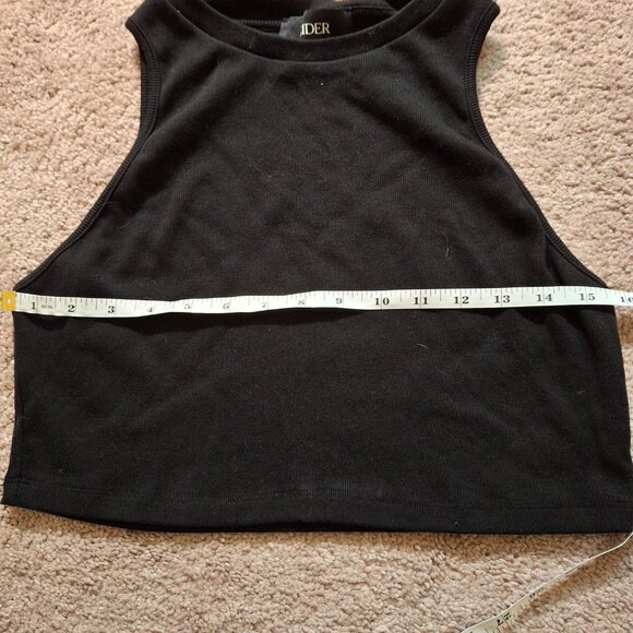 Solid crop tank top - Picture 2 of 4